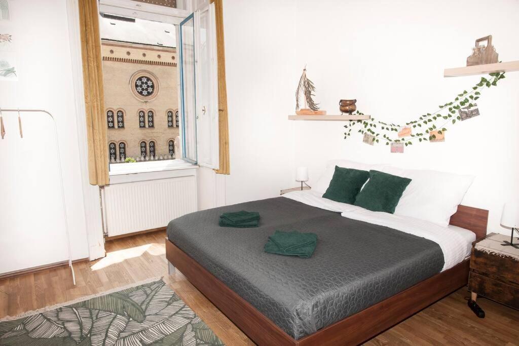 Central Nest Apartment Synagogue Budapest Bagian luar foto