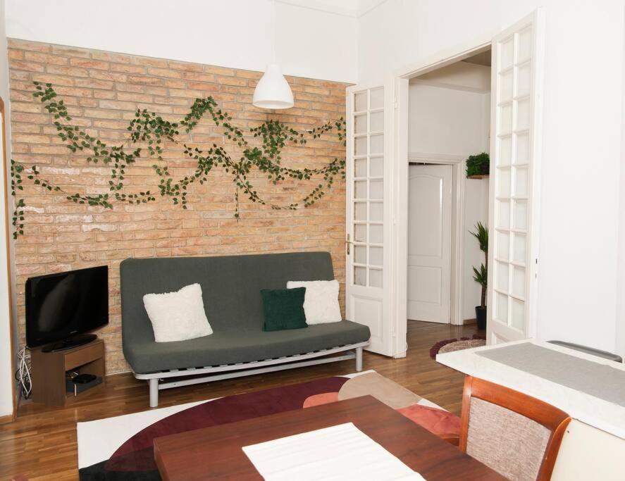Central Nest Apartment Synagogue Budapest Bagian luar foto